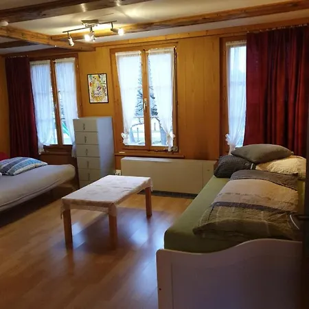 Vintage House Rosy Fur Maximal 10 Personen Zur Eigennutzung Apartment